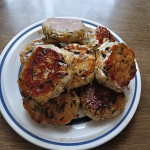 ぽぽペの作ってみた!投稿(栄養満点！旨ふわ【ひじきと枝豆のポン照りつくね】お弁当にも◎)