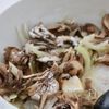 濃厚クリーミー！うま味溢れる【ジョンソンヴィルのフリカッセ】の工程1