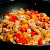 『ガパオライス』肉のうま味に野菜の彩り、香りと辛味が生む一皿の工程6