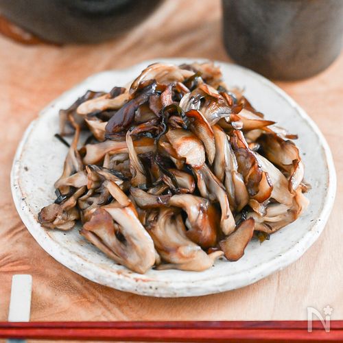 メイン食材ひとつだけ!まいたけの塩こんぶ炒め
