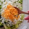 【春の彩り副菜】10分でレモン香る「ふわふわミモザサラダ」の工程3