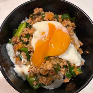 イトマルの作ってみた!投稿(家族がおかわり‼︎ニラたっぷり豚ひき肉de豚キムチ丼♡)