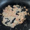 【マヨネーズでコクうま】レタスとツナの卵チャーハンの工程2