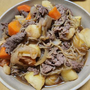 ナムディの作ってみた!投稿(【無水で濃厚！定番肉じゃが】旨みたっぷりほっこり和食♡)