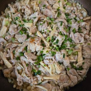 れみーの作ってみた!投稿(ワンパン10分！【豚こま肉×えのき香味ダレ炒め】ご飯すすむ♩)
