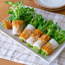 【5分でパッと華やか】ちくわと豆苗の中華風はさみサラダ