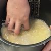 調理時間30秒!!入れて待つだけ【サバ缶の炊き込みご飯】の下準備