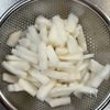 ぽりぽり♪やさしい酸味の大根甘酢漬け【爽やか常備菜】の工程1