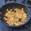 ちくわとにんじんのだしマヨ炒めの工程3
