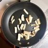 手頃な食材で♪【エリンギと卵の炒めもの】の工程3