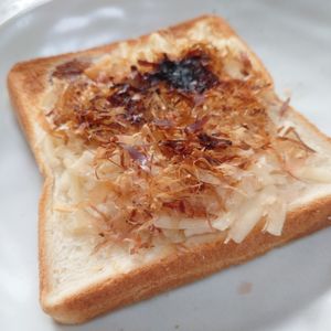オレンジの作ってみた!投稿(簡単！おかかチーズトースト)