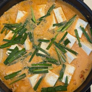 とーるじーじの作ってみた!投稿(【腸活に♪豆乳味噌キムチスープ】具材を切って煮るだけ！)