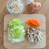 豚肉と白菜とれんこんのごま味噌スープの工程1