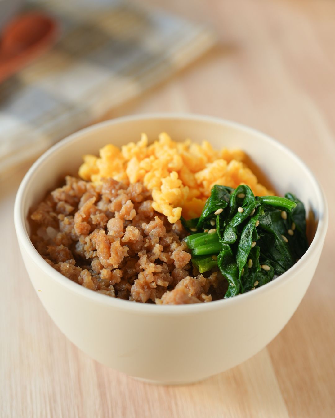 しっとりふわふわ！家族みんな喜ぶ3色そぼろ丼！ | レシピ