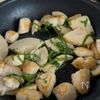 【調味料は白だしだけ！】ささみとタケノコの白だしバター炒めの工程2