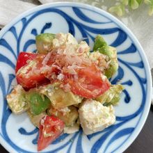 ぴりりとあと引く♪【トマトとアボカドくずし豆腐のわさび醤油】