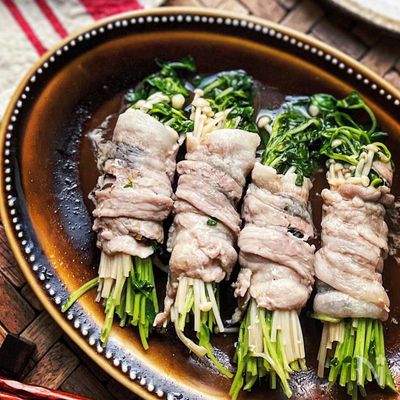 《塩昆布と柚子胡椒で激うま》豆苗とえのきの豚バラ巻