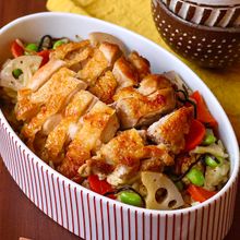 【根菜と鶏肉のカレー炊き込みご飯】うま味しっかり激うまご飯