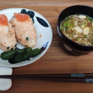ゆの作ってみた!投稿(5分で絶品！明太子と鰹節のうま味おにぎり)
