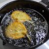 中濃ソースで食べる「小アジの大葉風味フライ」の工程5