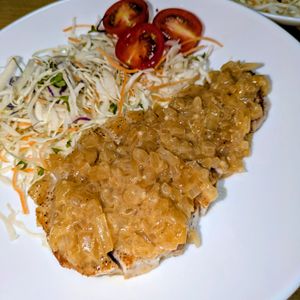 joe sanの作ってみた!投稿(コクうま♪ガリマヨオニオンソースの豚ロースソテー)