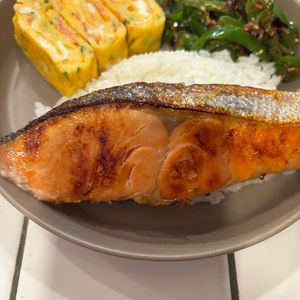 mi-koの作ってみた!投稿(【鮭のみりん焼き】ほんのり甘い♡調味料2つで美味しさアップ♪)