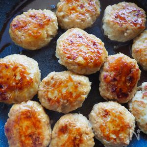 お肉とえのき同量】えのきでシャキッとヘルシーごまマヨつくね