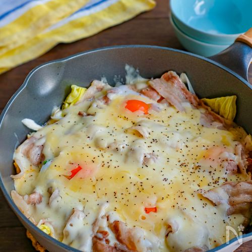 豚バラキャベツのキムチ蒸し 落とし卵とチーズのせ