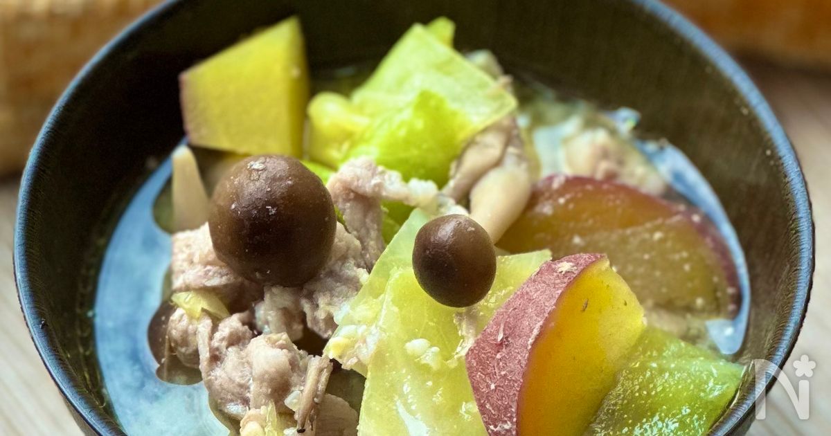 【これだけで大満足】キャベツとしめじのさつまいも豚汁