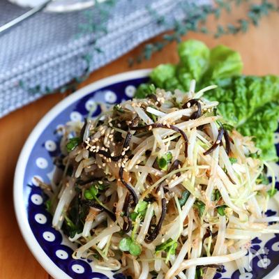 5分で完成!もやしと貝割れと塩昆布のおかかサラダ
