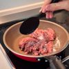 10分で簡単!挽肉で時短【チンジャオロース丼】の工程2