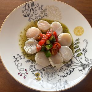 こむぎの作ってみた!投稿(バジルソースで味付け簡単！ホタテと夏野菜のカラフルマリネ)