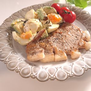 とのちゃまの作ってみた!投稿(絶品☆半熟玉子とアボカドの塩昆布マヨ和え)