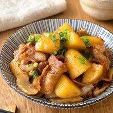 煮込まない!豚バラとじゃがいもの肉じゃが【照りうま甘辛】