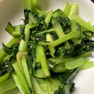ここあの作ってみた!投稿(小松菜のおいしい食べ方1位(独断)😋青菜炒め🥗)