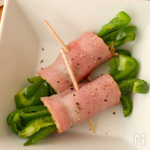 レンジで5分！【ピーマンのベーコン巻き】材料4つで簡単♩