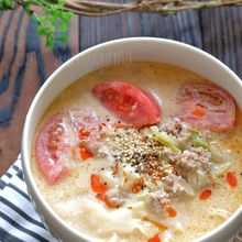 調整豆乳で！練りごま不要！トマト担々麺風餃子の皮入りスープ