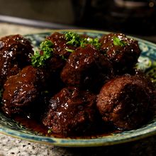 フライパンで出来ちゃう！ミートボール赤ワイン煮