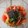 サーモンとトマトの塩昆布マリネの工程1