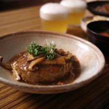 絶品♡フワッフワ【塩麹のごぼうハンバーグ】