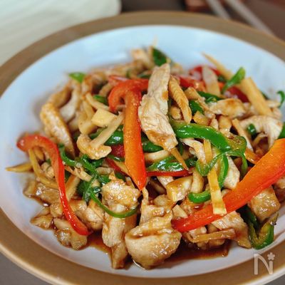 【鶏肉のチンジャオロース】むね肉で食べ応え十分！野菜も豊富♪
