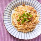 シャキシャキもやしとひき肉の押し麦炒め