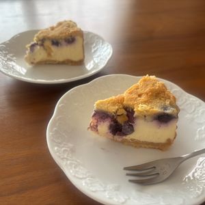 こむぎの作ってみた!投稿(ブルーベリークランブルチーズケーキ)