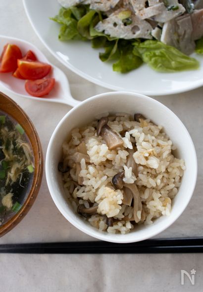 きのこたっぷりの炊き込みご飯【冷めても美味しい・お弁当にも】