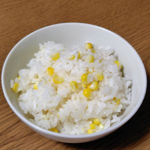 めぇの作ってみた!投稿(旬の甘みがぎゅっ！炊飯器で簡単◎絶品【とうもろこしご飯】)