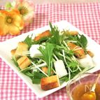 食感違いが楽しいね♪はんぺんと油揚げの水菜サラダ