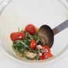 【さばとミニトマトのさっぱりざるラーメン】の工程2