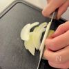 【濃厚和風トマトクリームパスタ】フライパンひとつの下準備