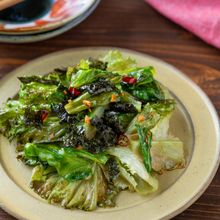 レタス大量消費！炒めレタスの韓国風サラダ
