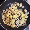 さっとあと一品！菜ばなとじゃがいもとちくわの塩麹炒めの工程3